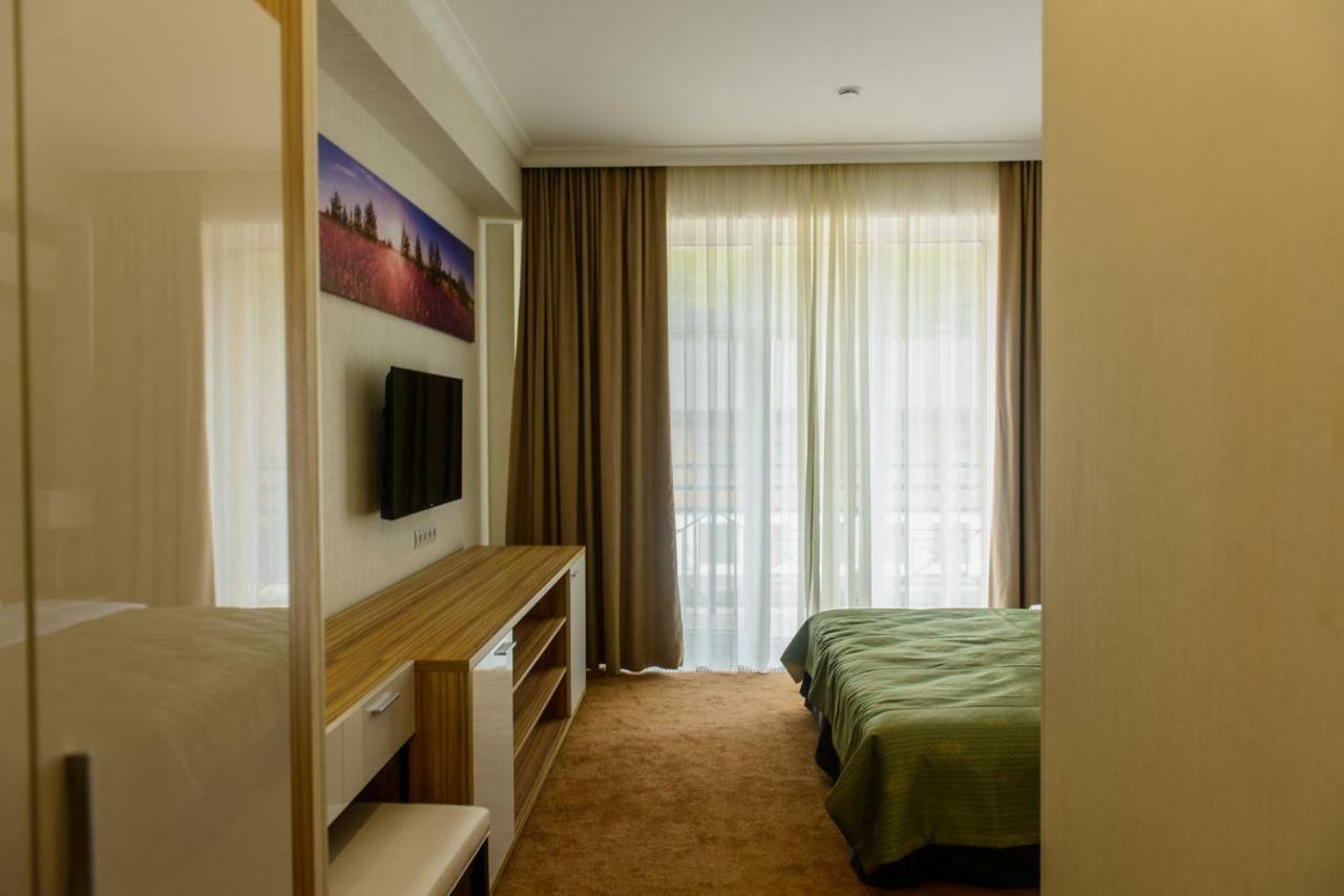 Baitas Hotel 博罗沃耶 外观 照片